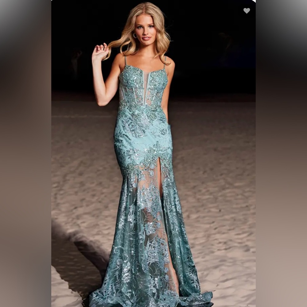 JVN by Jovani Prom 2024 dress